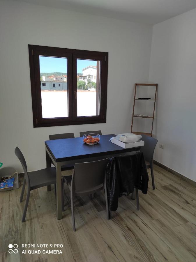 Appartement F2 Meuble Loculi Kültér fotó