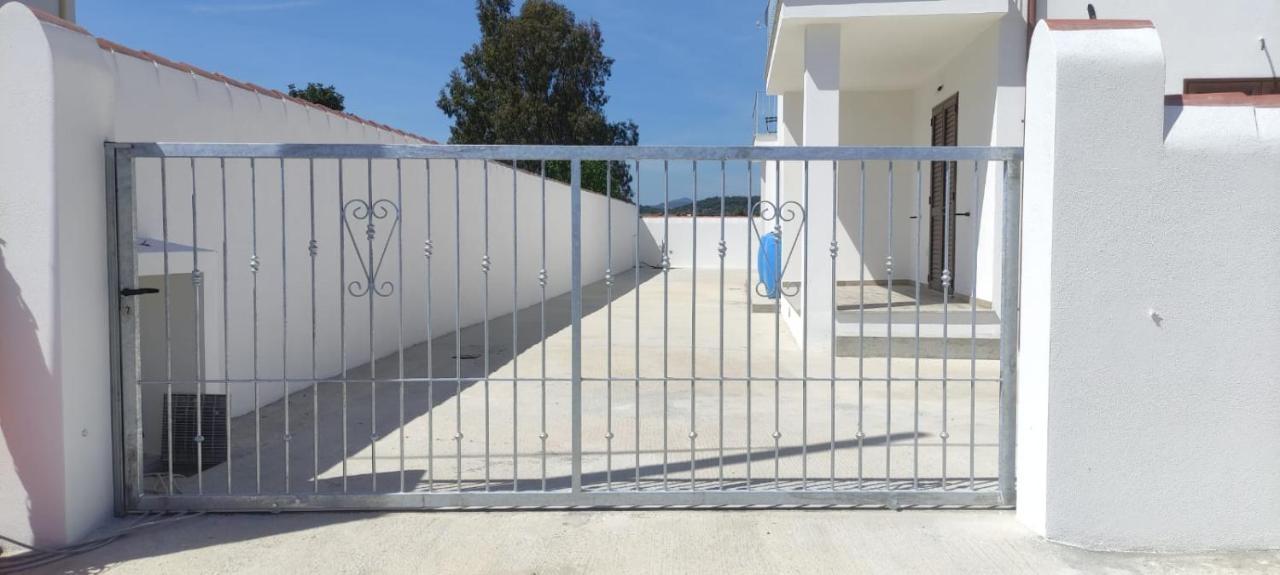 Appartement F2 Meuble Loculi Kültér fotó