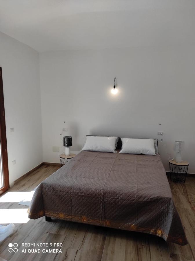 Appartement F2 Meuble Loculi Kültér fotó